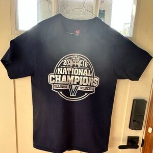 Navy Hanes Villanova Championship short sleeve T-shirt size Medium